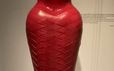 Paper Fashion – Ausstellungsbesuch am 28.02.24